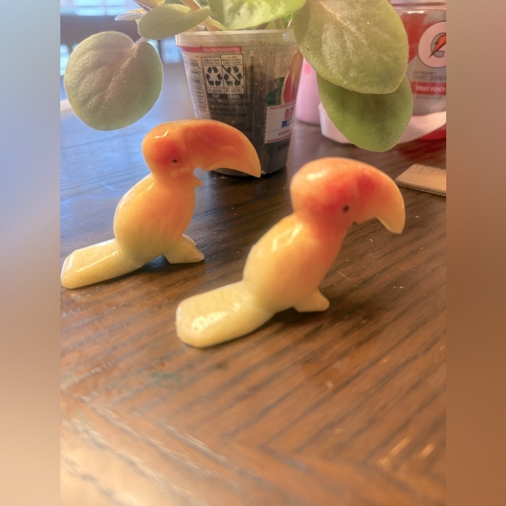 Vintage Toucan Bird Gemstone Hand Carved Stone Art Sculpture Figurine Miniature